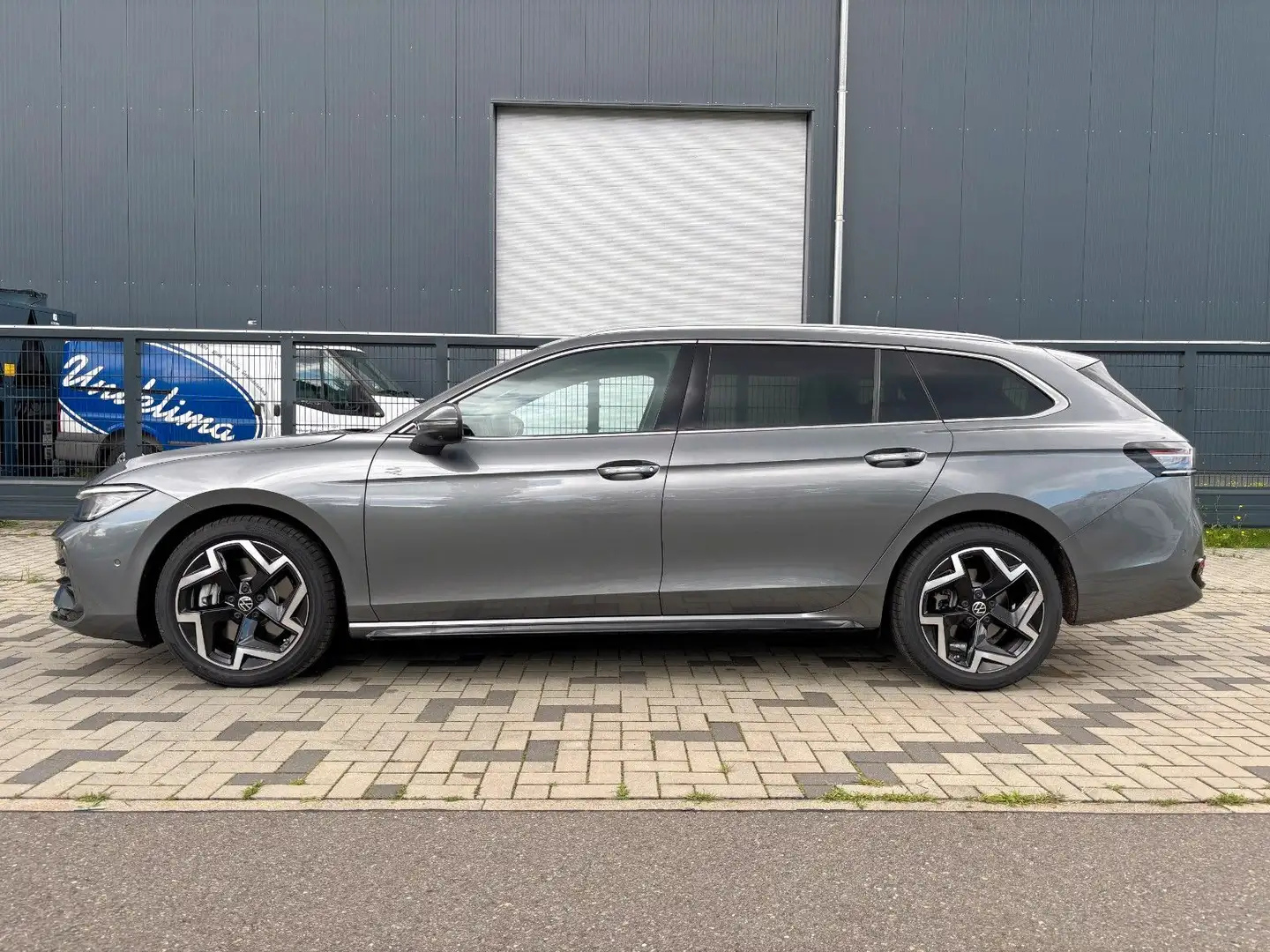 Volkswagen Passat Variant 2.0 TDI 4M R-Line MATRIX HUD 5JG. Grau - 2