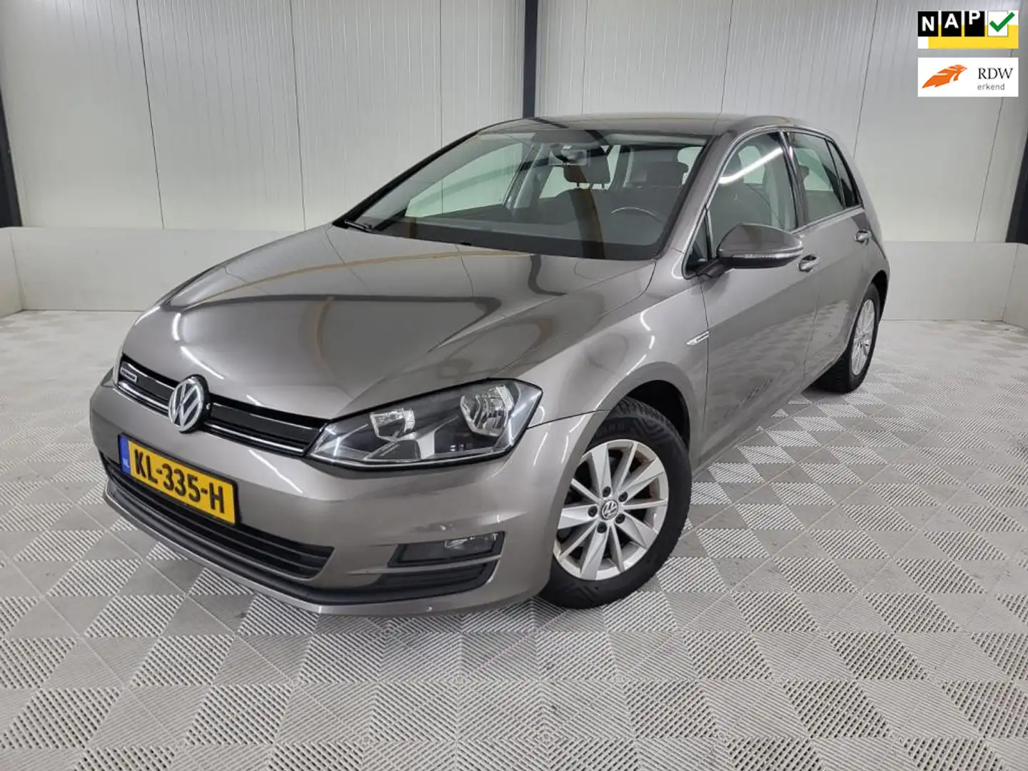 Volkswagen Golf 1.0 TSI Edition Szürke - 1