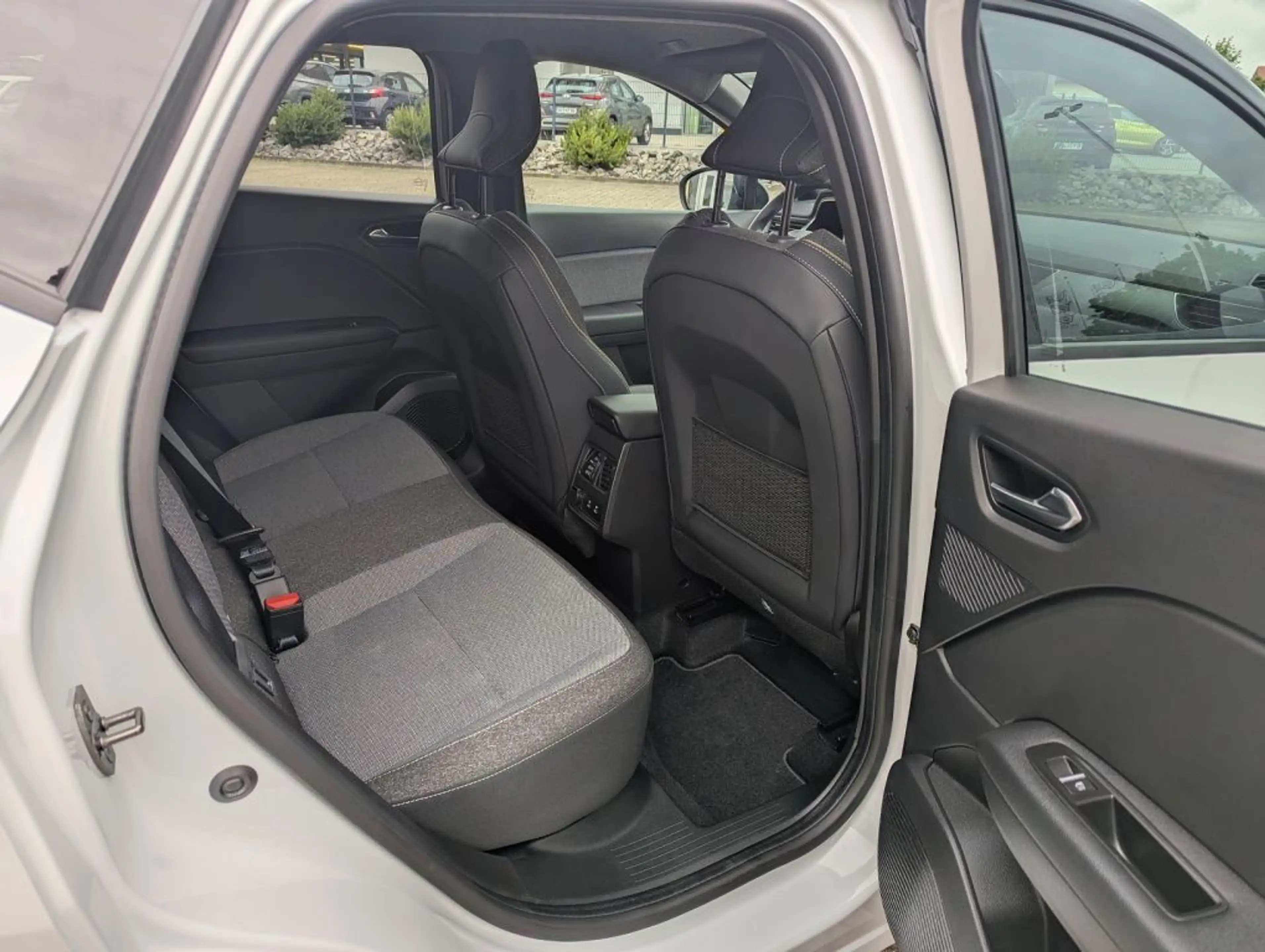 Renault Captur E-TECH Full Hybrid 145 TECHNO — photo 5