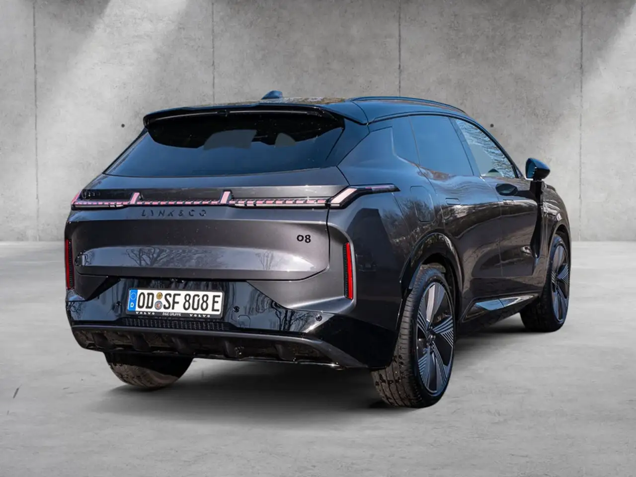 Lynk & Co 08 Plug-In Hybrid More Massage HK 21" 3