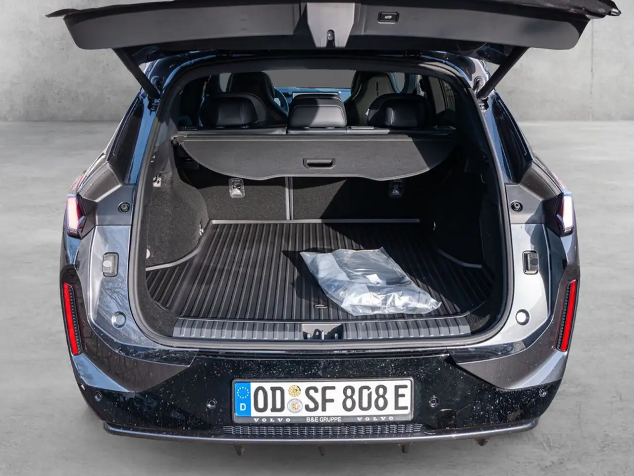 Lynk & Co 08 Plug-In Hybrid More Massage HK 21" 8