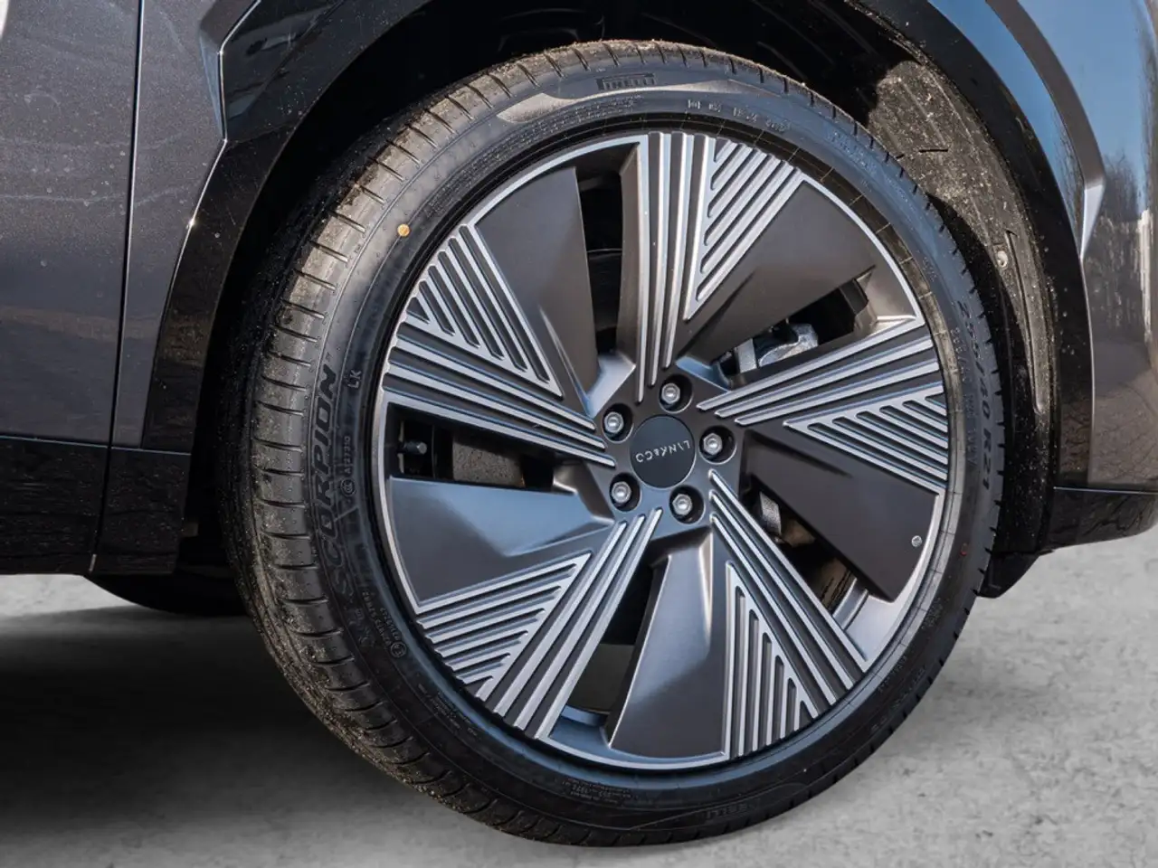Lynk & Co 08 Plug-In Hybrid More Massage HK 21" 4
