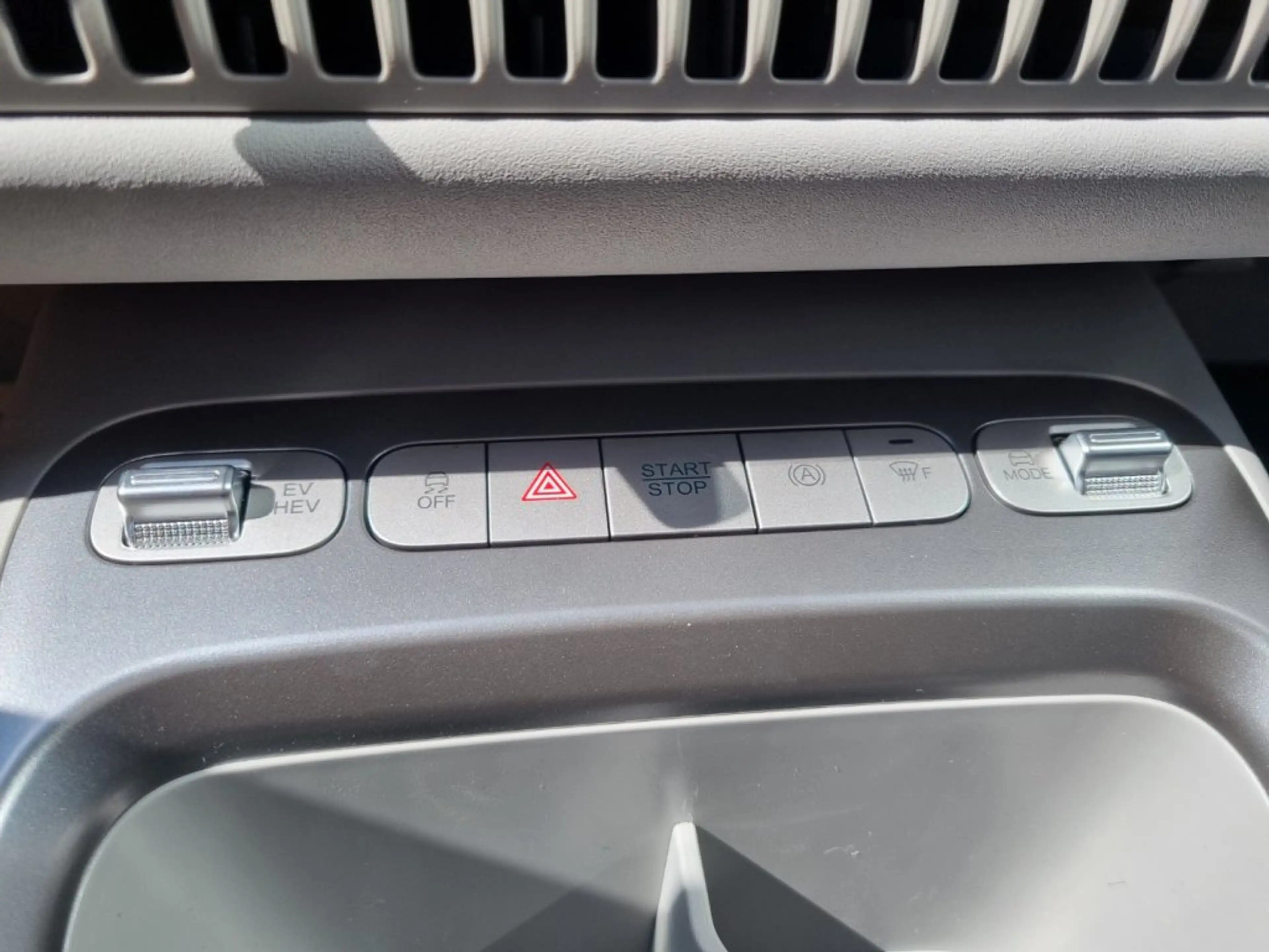 BYD Dolphin G DM-i Comfort — photo 12
