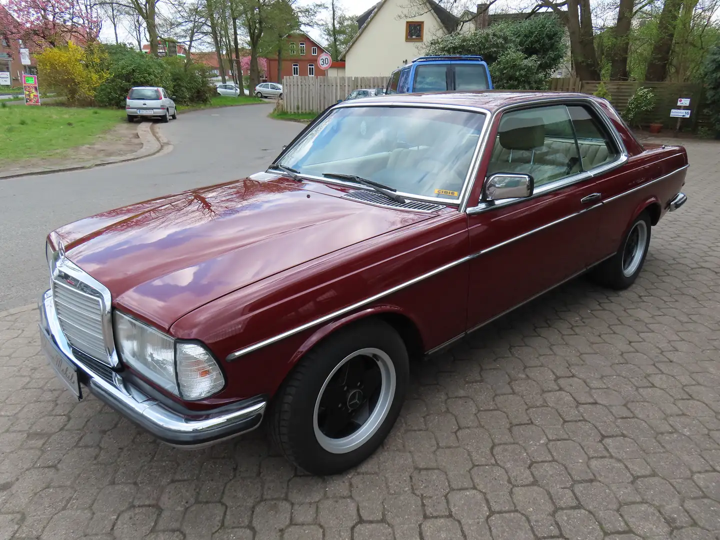 Mercedes-Benz CE 230 W123 *HU neu*H-Kennzeichen*5-Gang*Alltagsklassiker crvena - 2