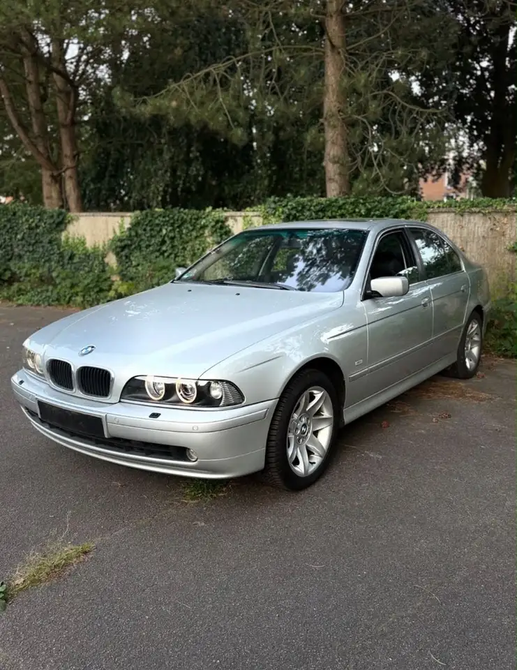 BMW 525