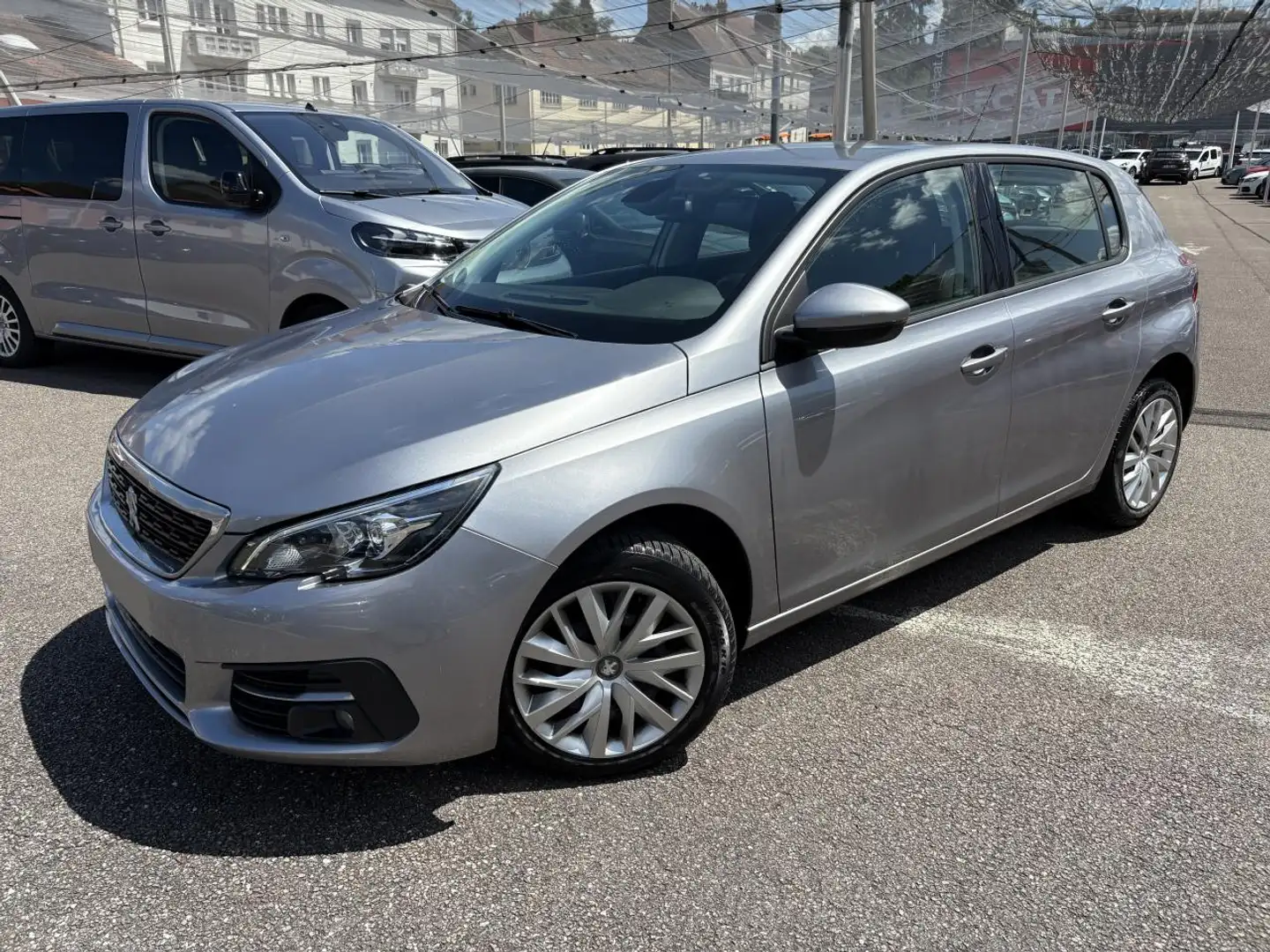 Peugeot 308 II (2) 1.5 BlueHDi S\u0026S 130 Active Business Gris - 1