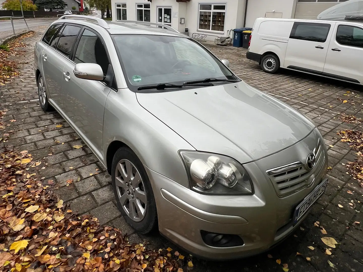 Toyota Avensis Avensis 2.0 Combi linea sol Silber - 1