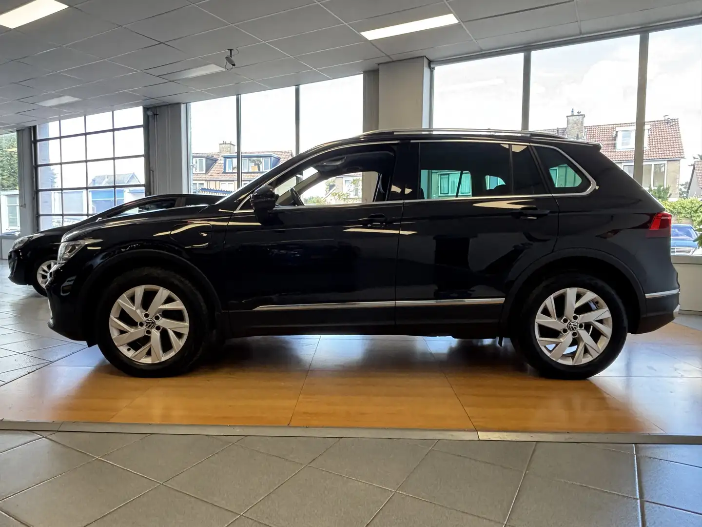 Volkswagen Tiguan 1.4 TSI eHybrid Elegance * Elek Trekhaak * Elek Ak Noir - 2