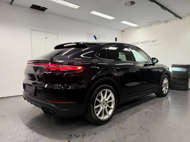 Porsche Cayenne view 10