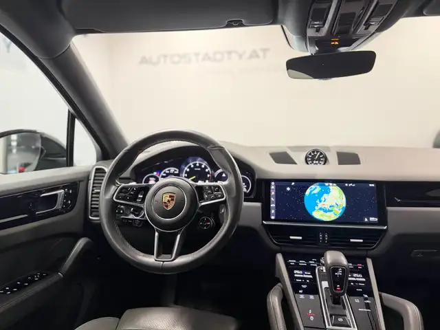 Porsche Cayenne view 15