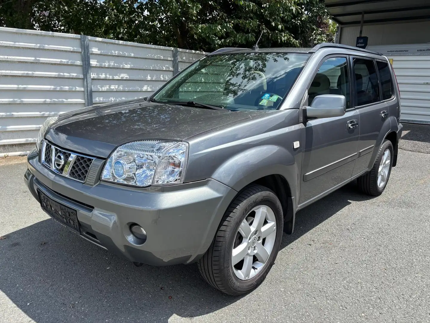 Nissan X-Trail Columbia 2,2 dCi 16V Columbia Grau - 1