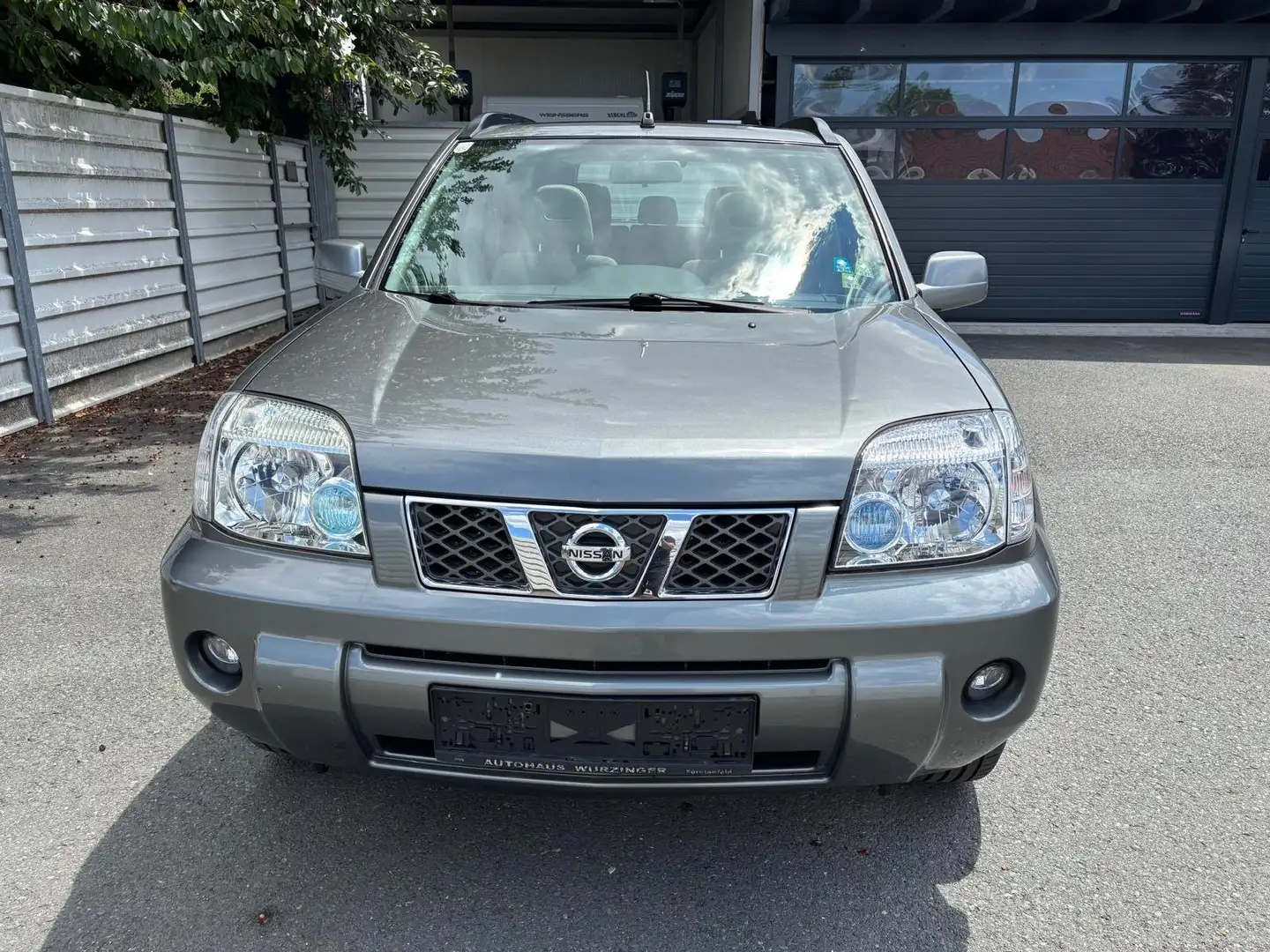Nissan X-Trail Columbia 2,2 dCi 16V Columbia Grau - 2