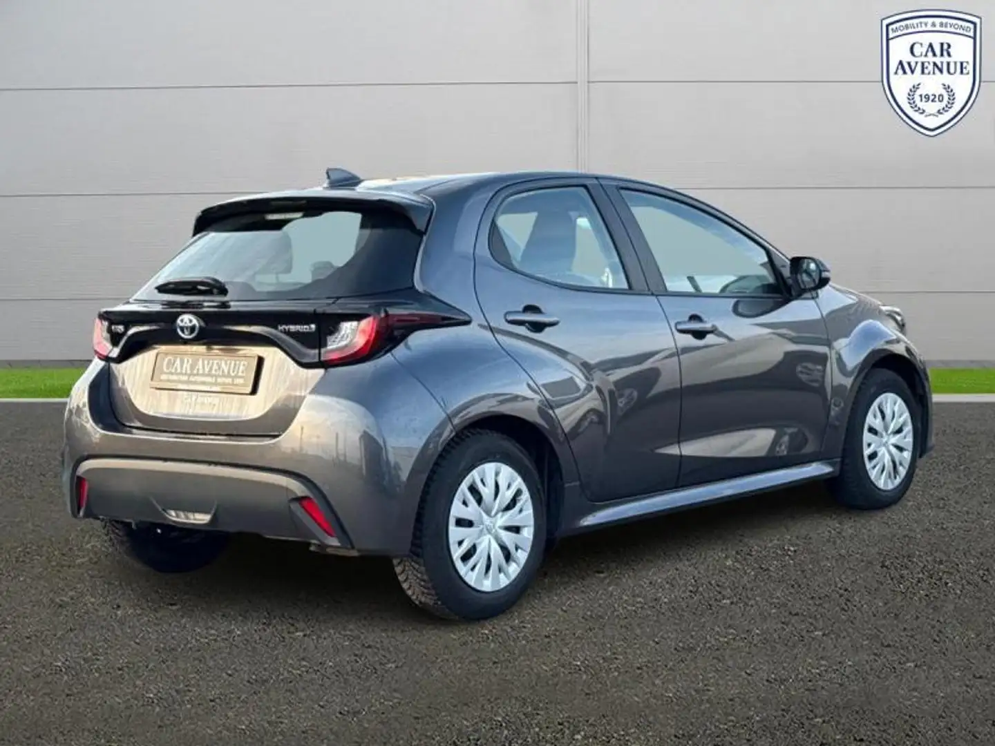 Toyota Yaris Dynamic Gris - 2
