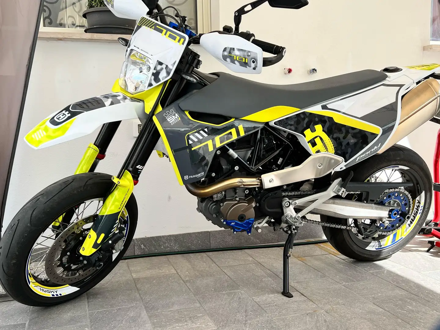 Husqvarna 701 Supermoto - 2