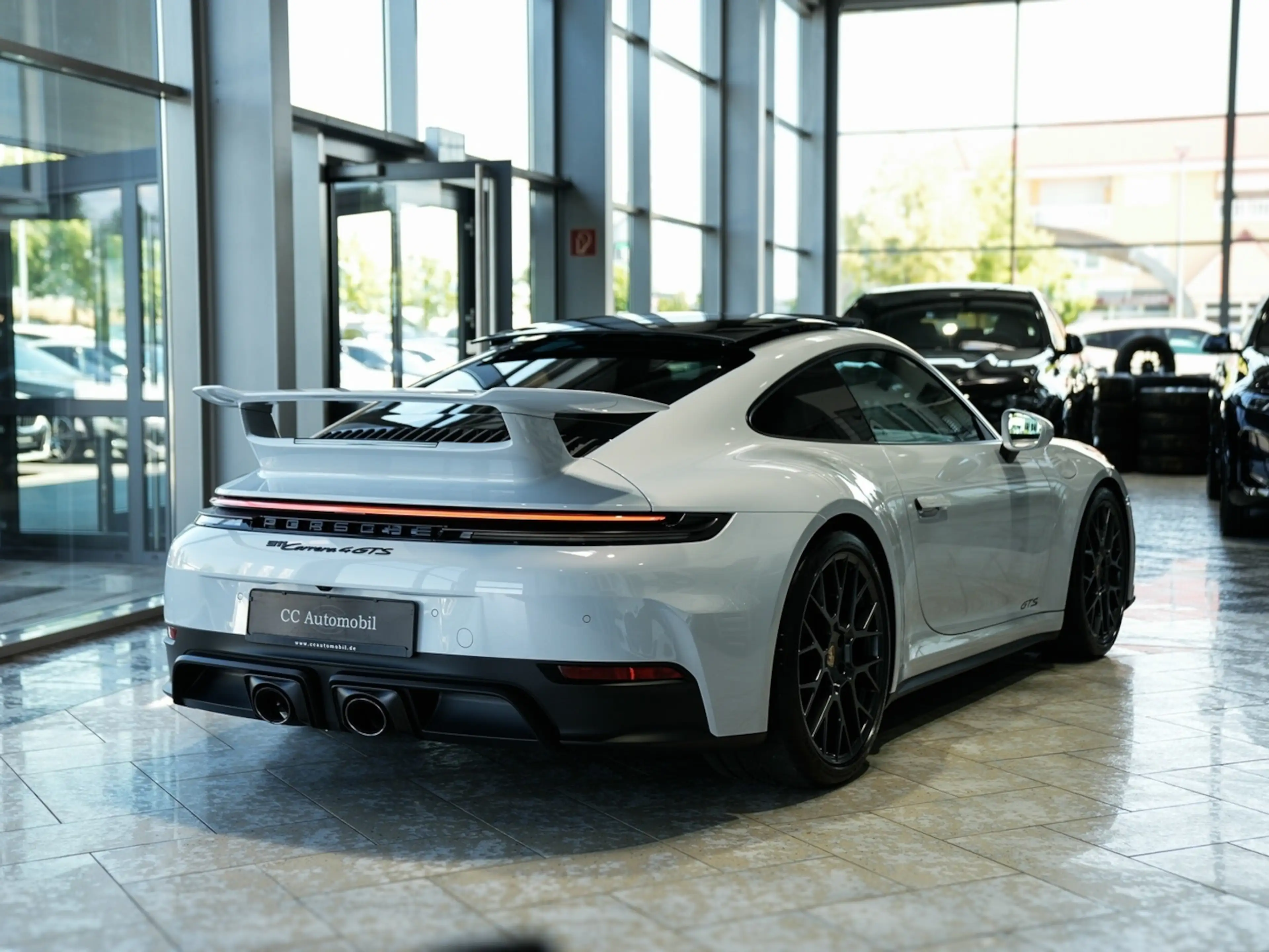 Porsche 911 Carrera 4 GTS AEROKIT Glasdach HD-Matrix — photo 10
