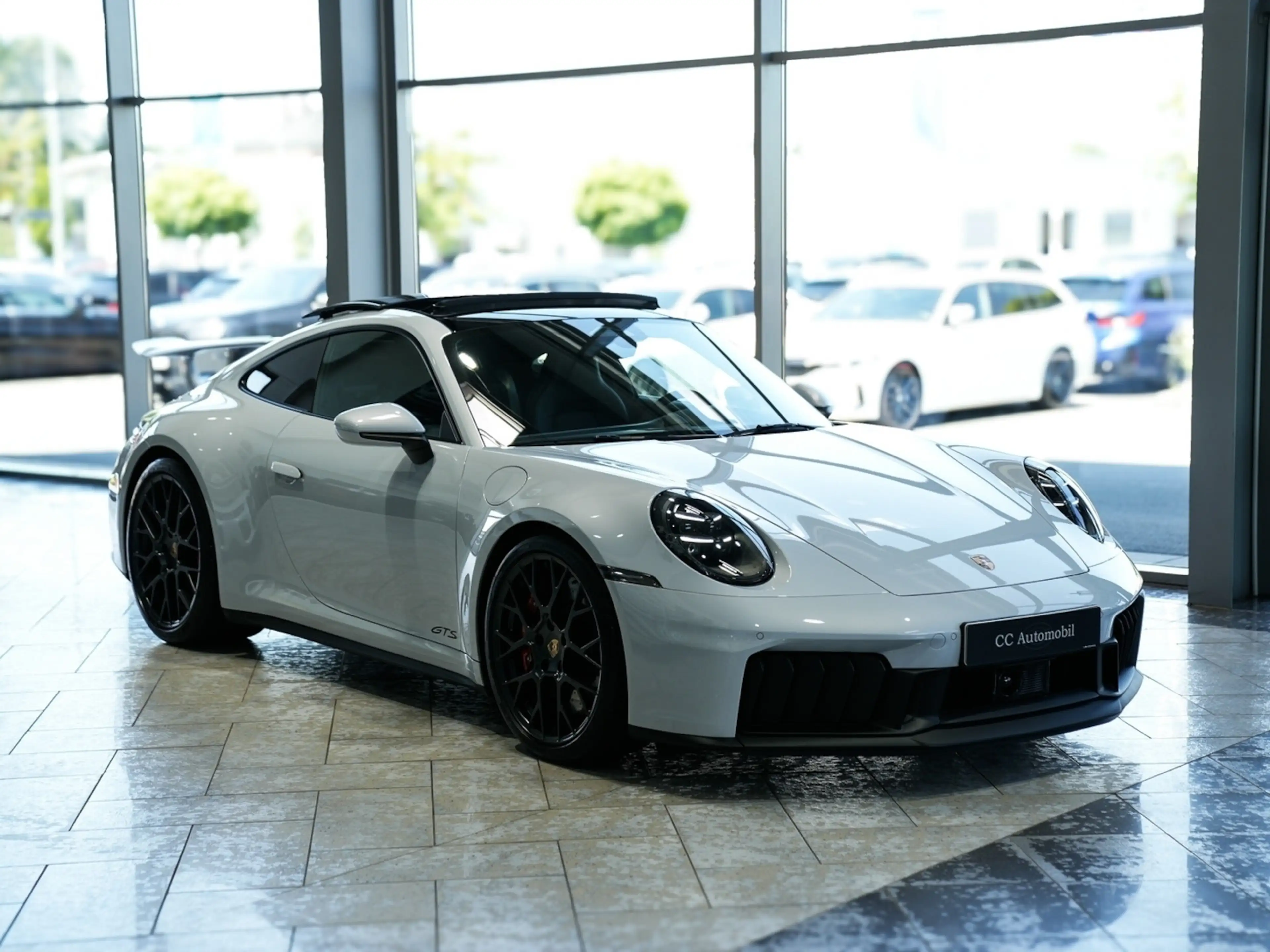 Porsche 911 Carrera 4 GTS AEROKIT Glasdach HD-Matrix — photo 8