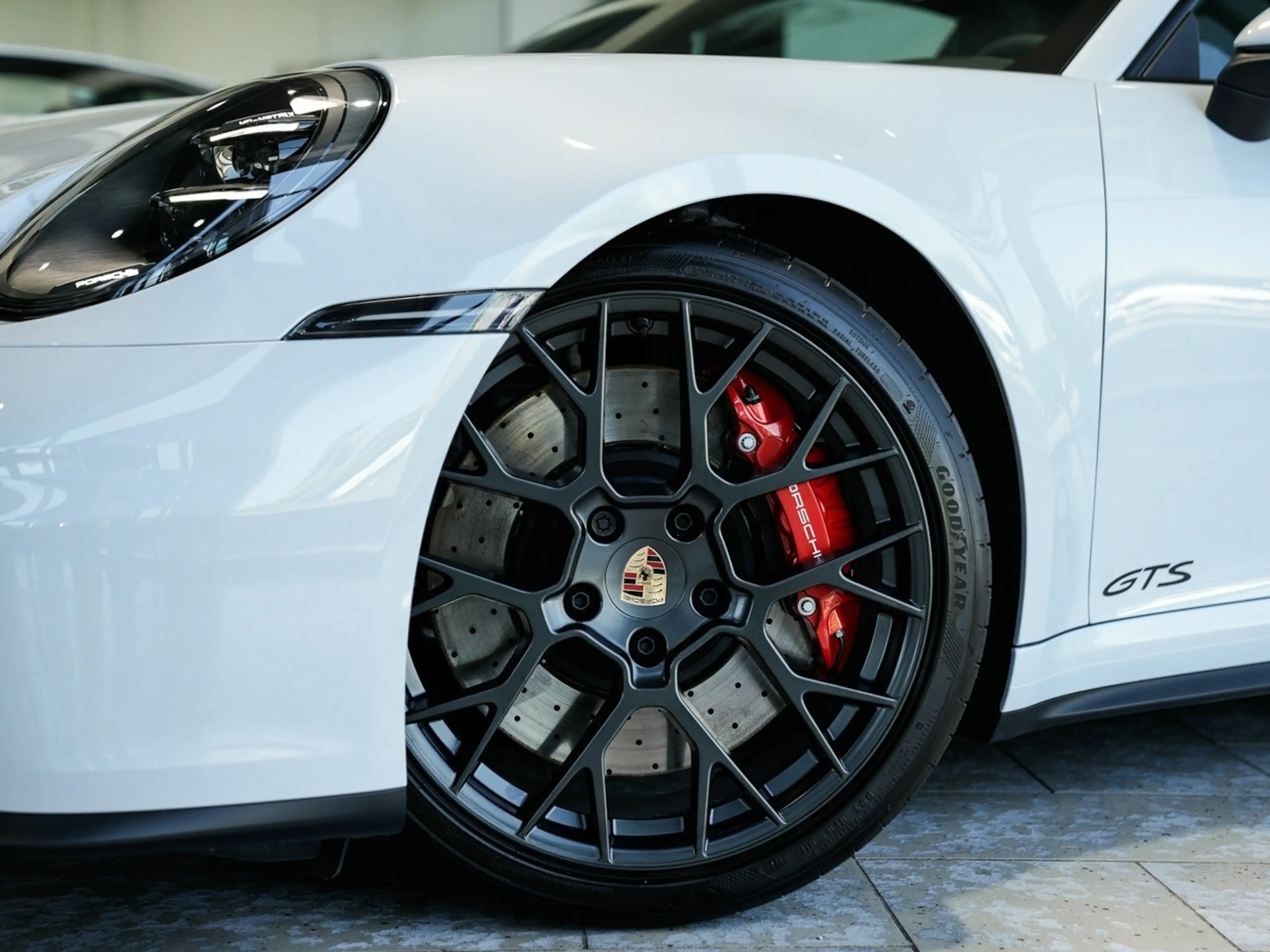 Porsche 911 Carrera 4 GTS AEROKIT Glasdach HD-Matrix — photo 6