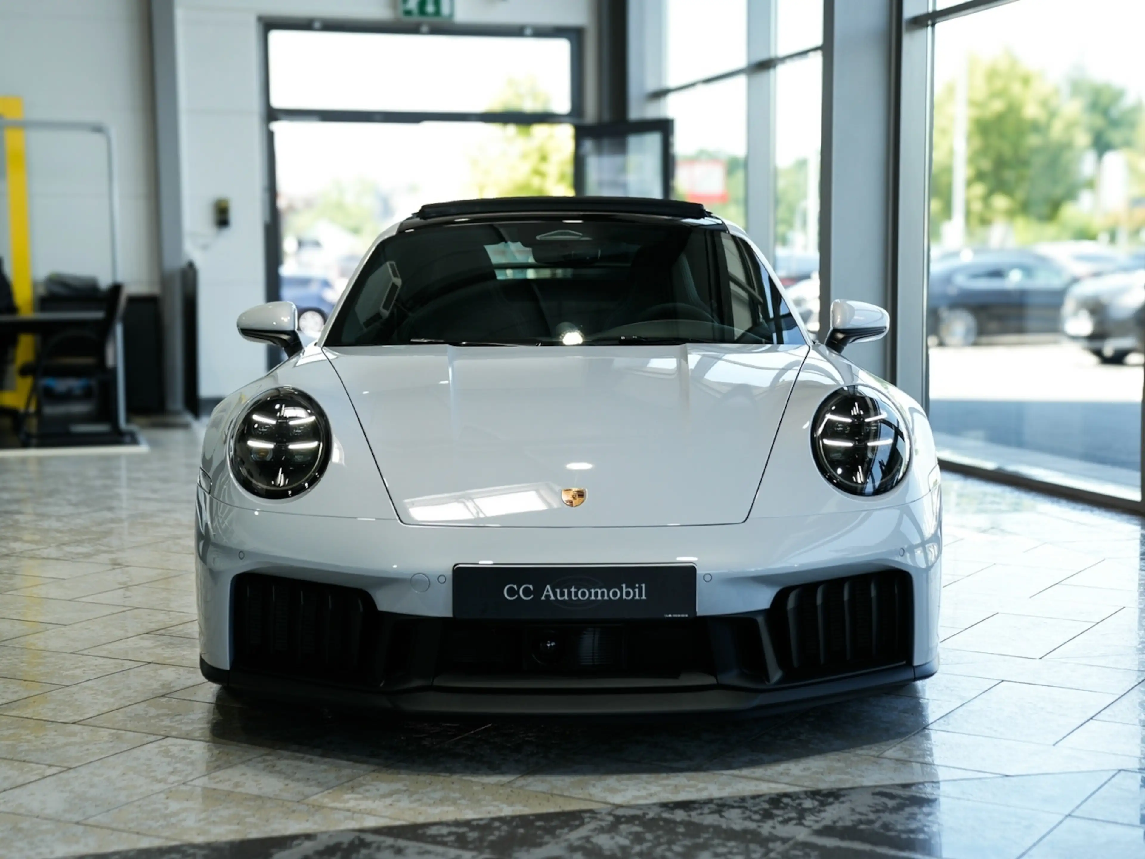 Porsche 911 Carrera 4 GTS AEROKIT Glasdach HD-Matrix — photo 7