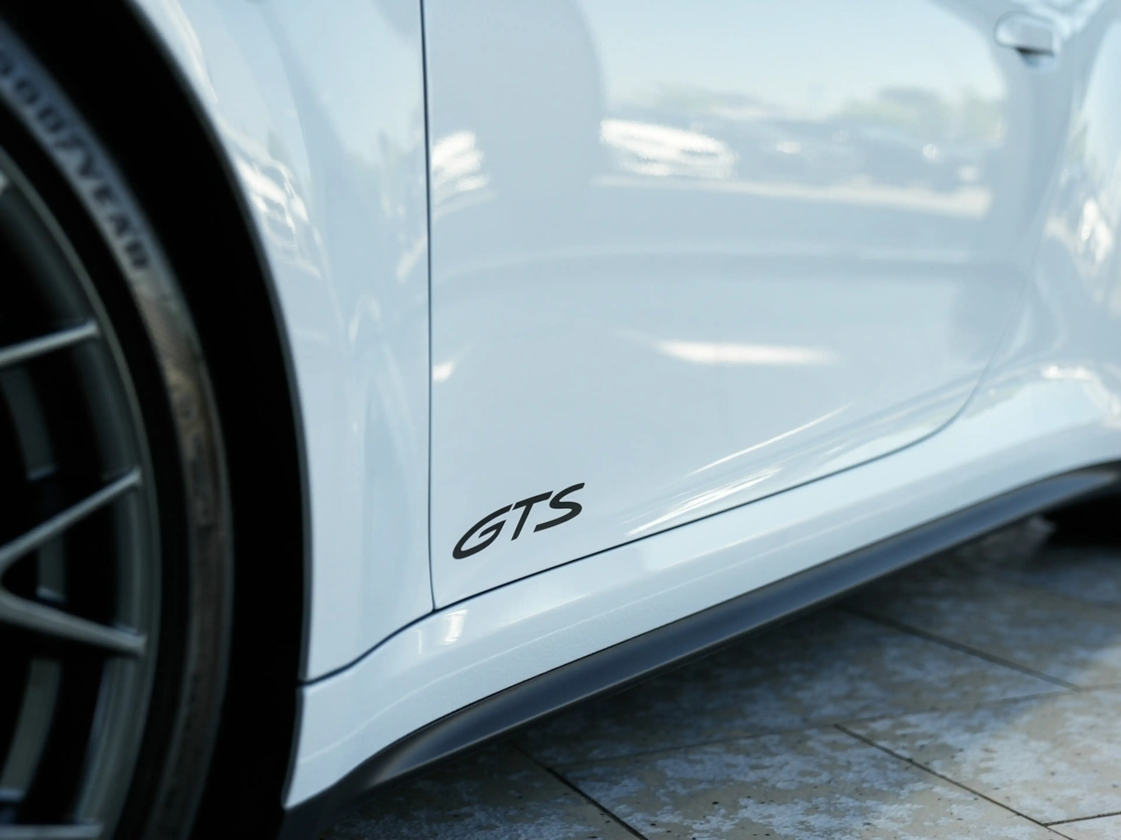 Porsche 911 Carrera 4 GTS AEROKIT Glasdach HD-Matrix — photo 12