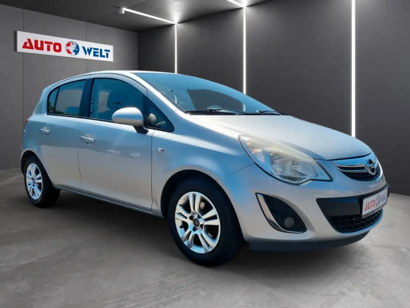 Opel Corsa D 1.2 16V Edition ecoFlex mit Klimaanlage Argent - 2