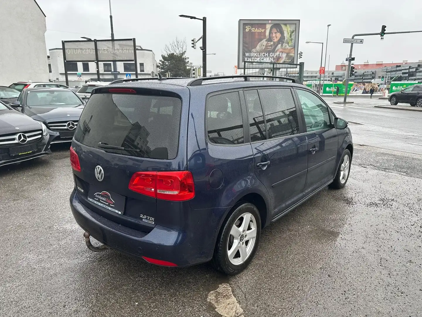 Volkswagen Touran Comfortline 2,0 Autom. 140PS Parkhilfe Sitzheizung Blau - 2