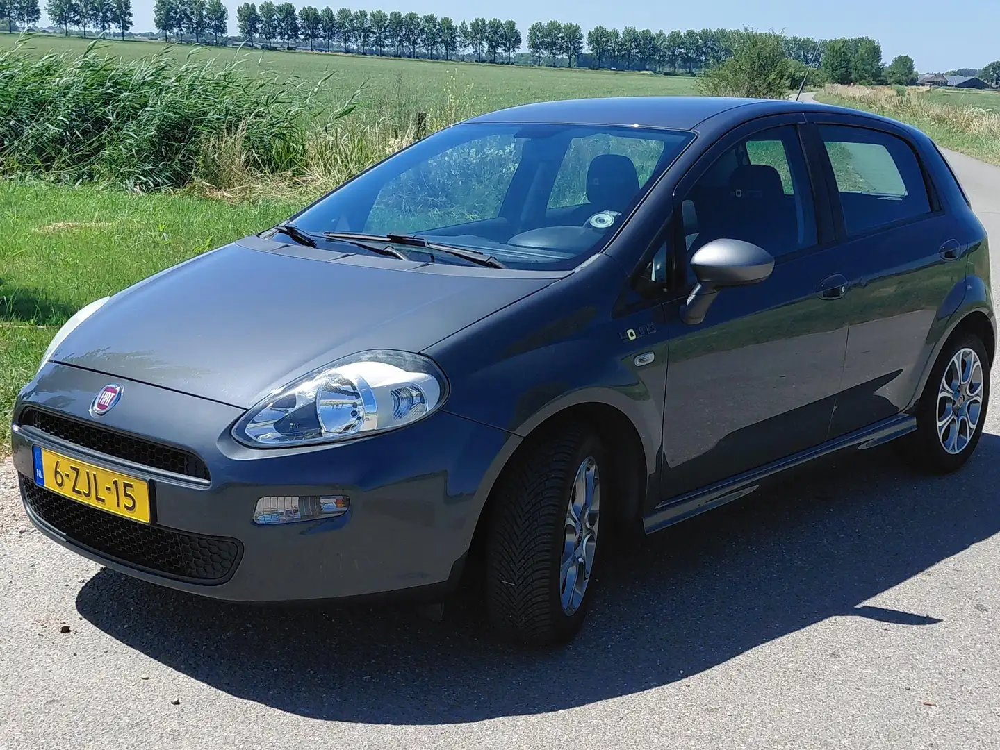 Fiat Punto Punto 0.9 TwinAir Young Grijs - 2