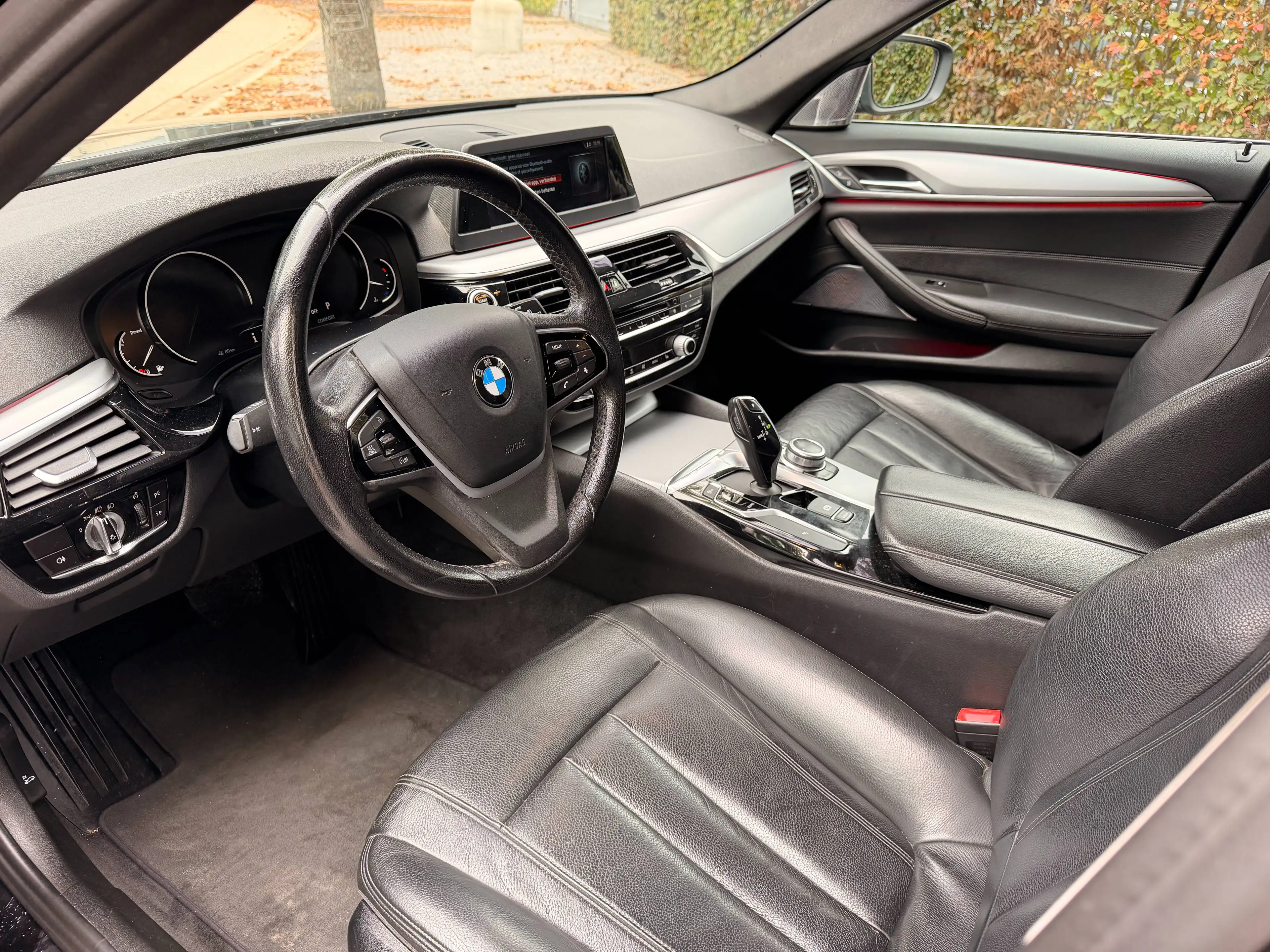 BMW 518 dA M-Sport * Navi * Leder * PDC * LED * EU6d — photo 9