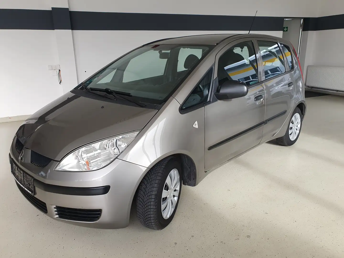 Mitsubishi Colt 1.1 Inform - 1