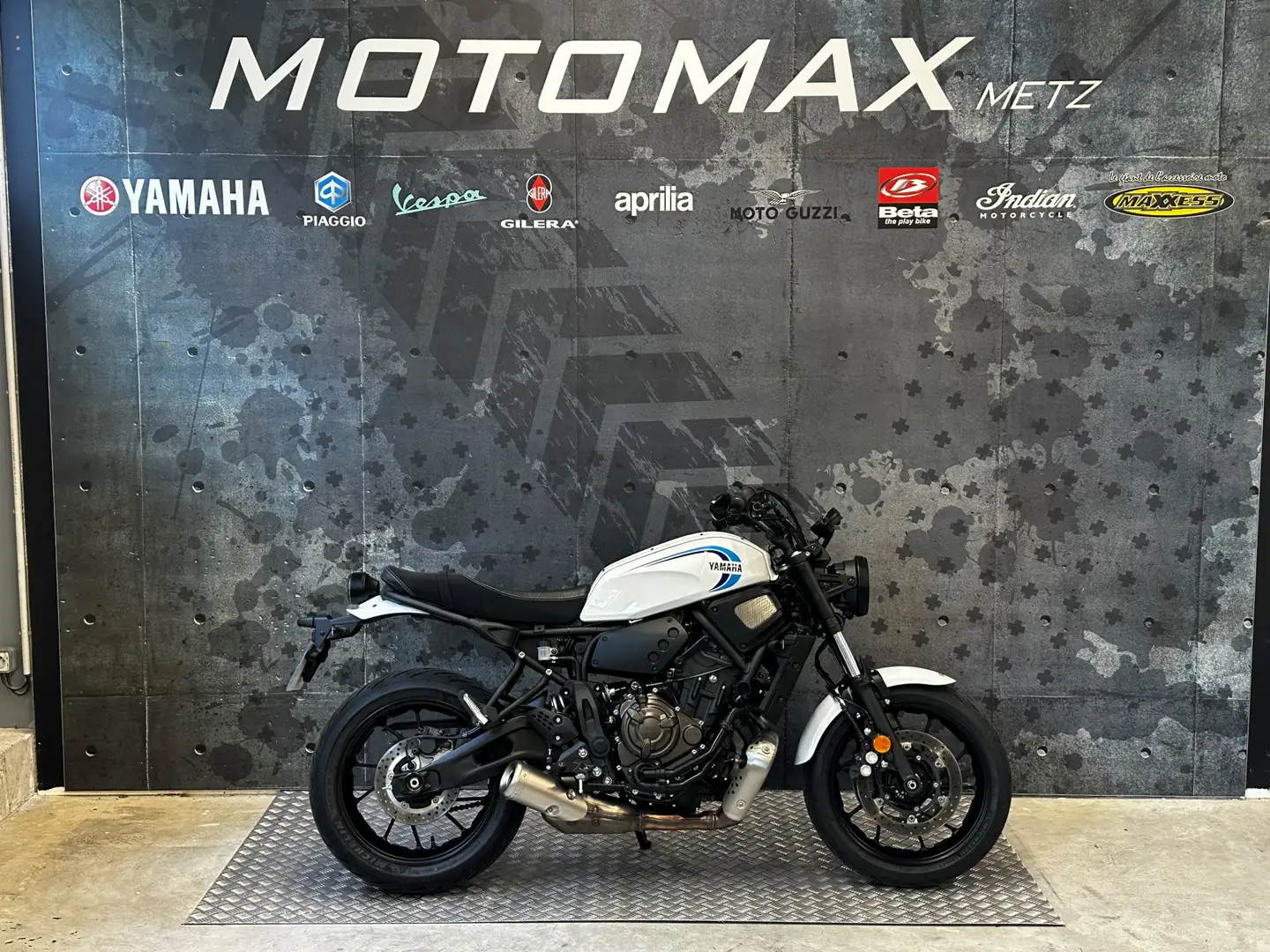 Yamaha XSR 700 Wit - 1