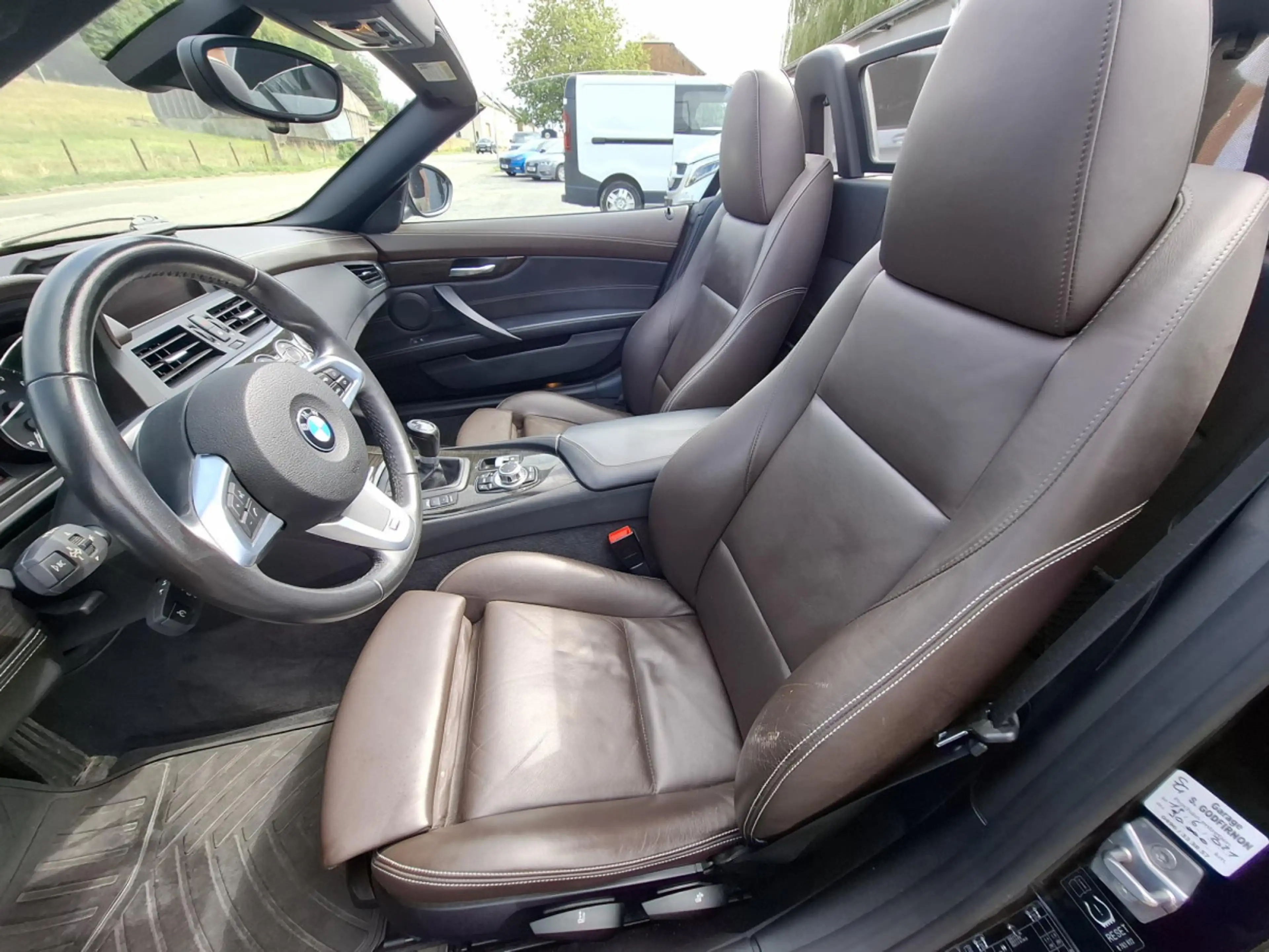BMW Z4 sDrive 20i — photo 10