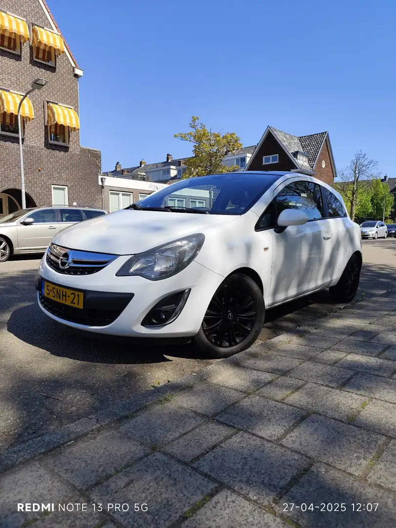 Opel Corsa 1.2 EcoF. Cosmo LPG MODEL 2014. nw.prijs 19.866 Wit - 1
