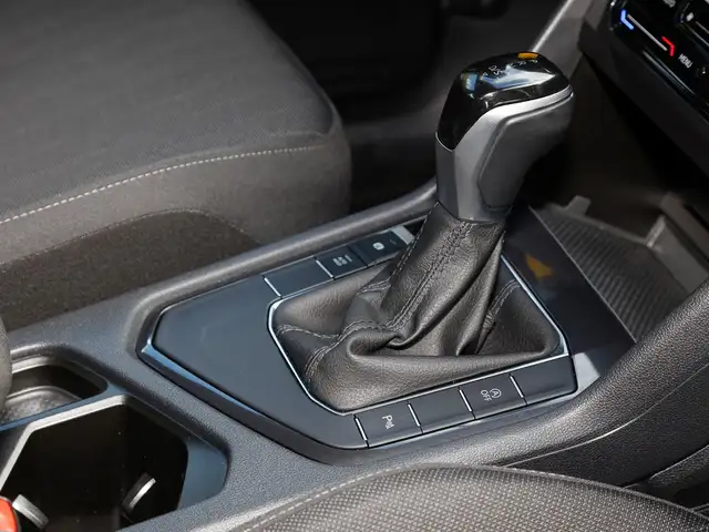 Volkswagen Tiguan Allspace view 8