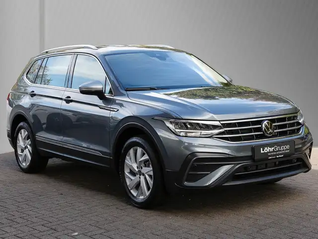 Volkswagen Tiguan Allspace view 5
