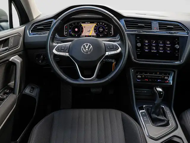 Volkswagen Tiguan Allspace view 12