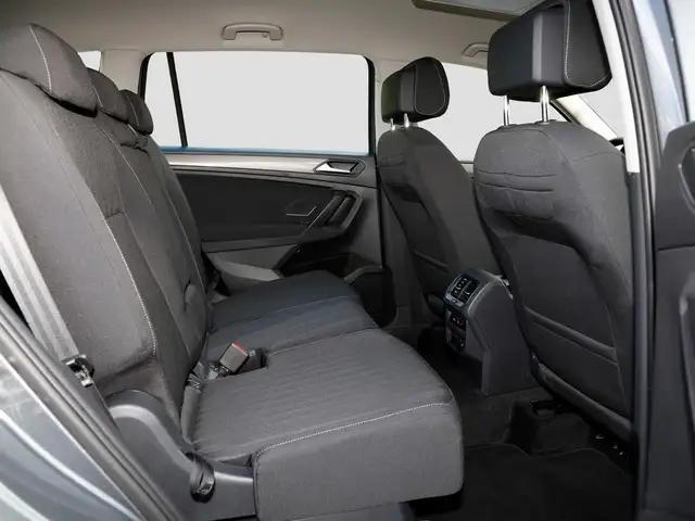 Volkswagen Tiguan Allspace view 9