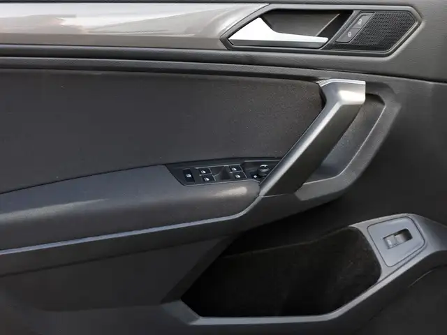 Volkswagen Tiguan Allspace view 14