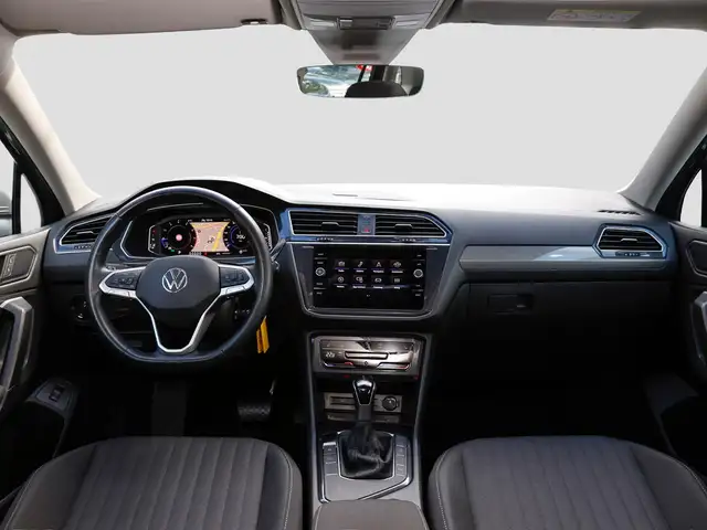 Volkswagen Tiguan Allspace view 11