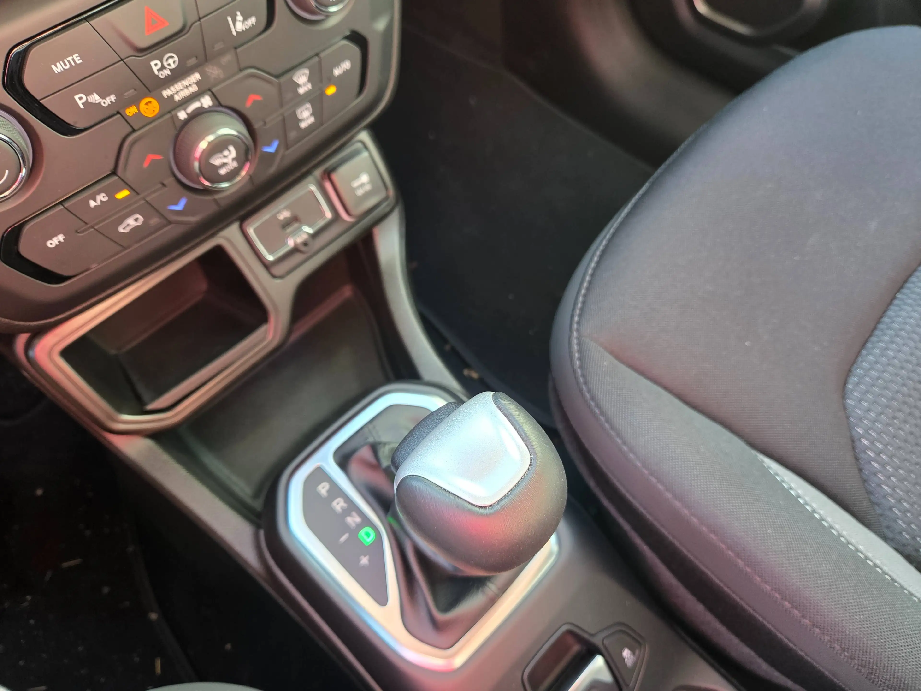 Jeep Renegade 1.5 GSE T4 48V Lim. ACC LED NAVI KAMERA — photo 14