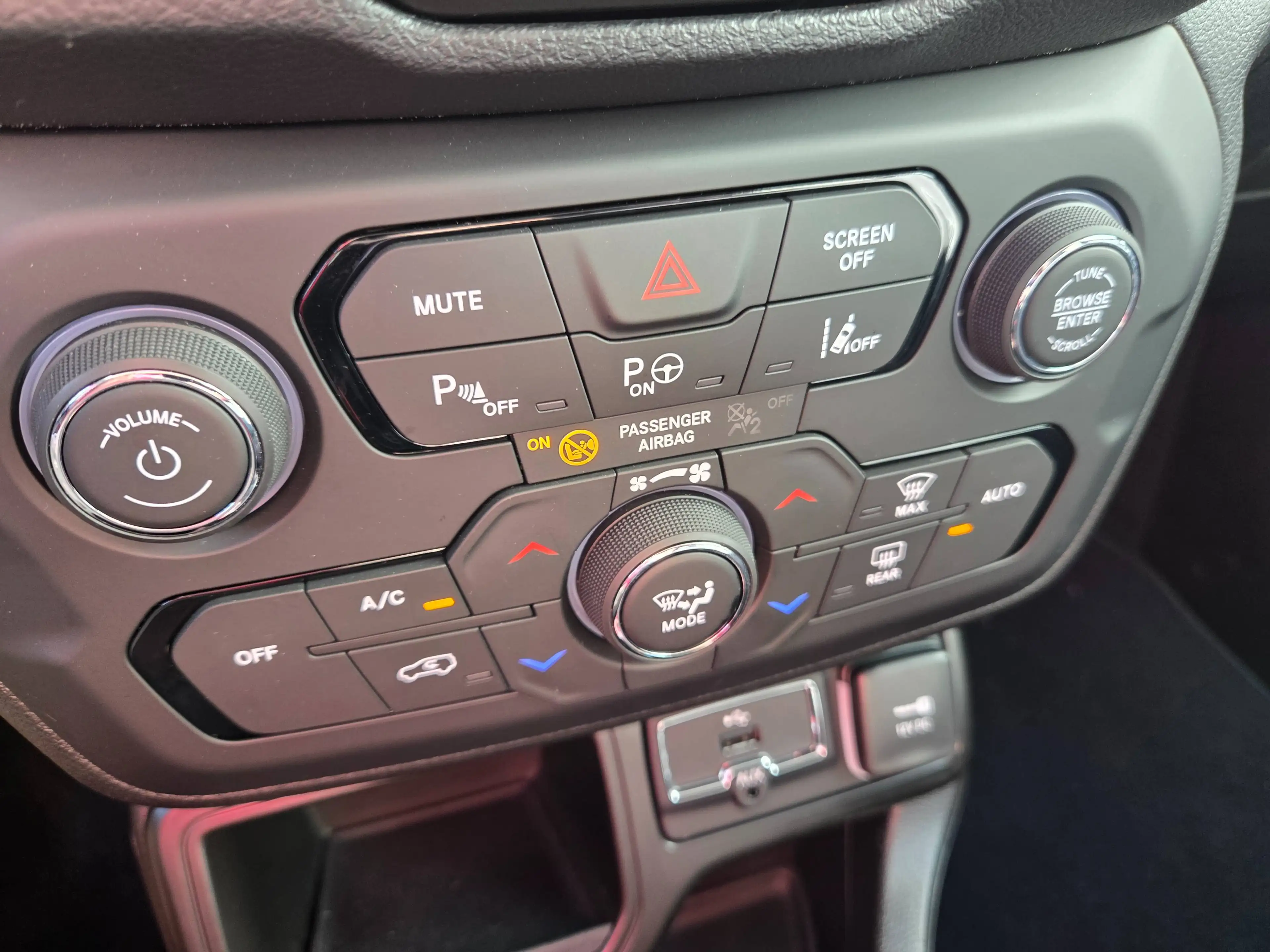 Jeep Renegade 1.5 GSE T4 48V Lim. ACC LED NAVI KAMERA — photo 13