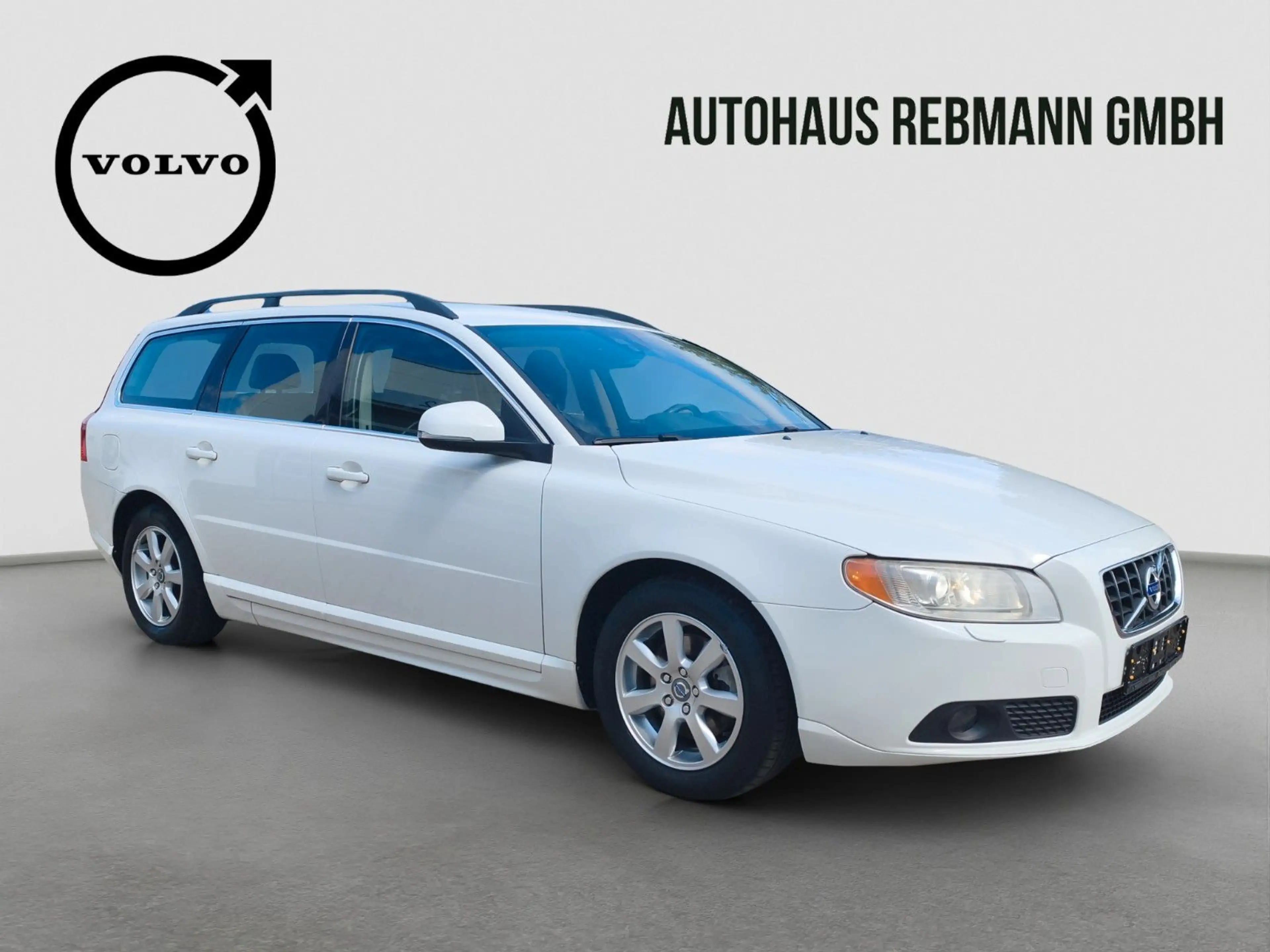 Volvo V70 D3 Momentum — photo 8