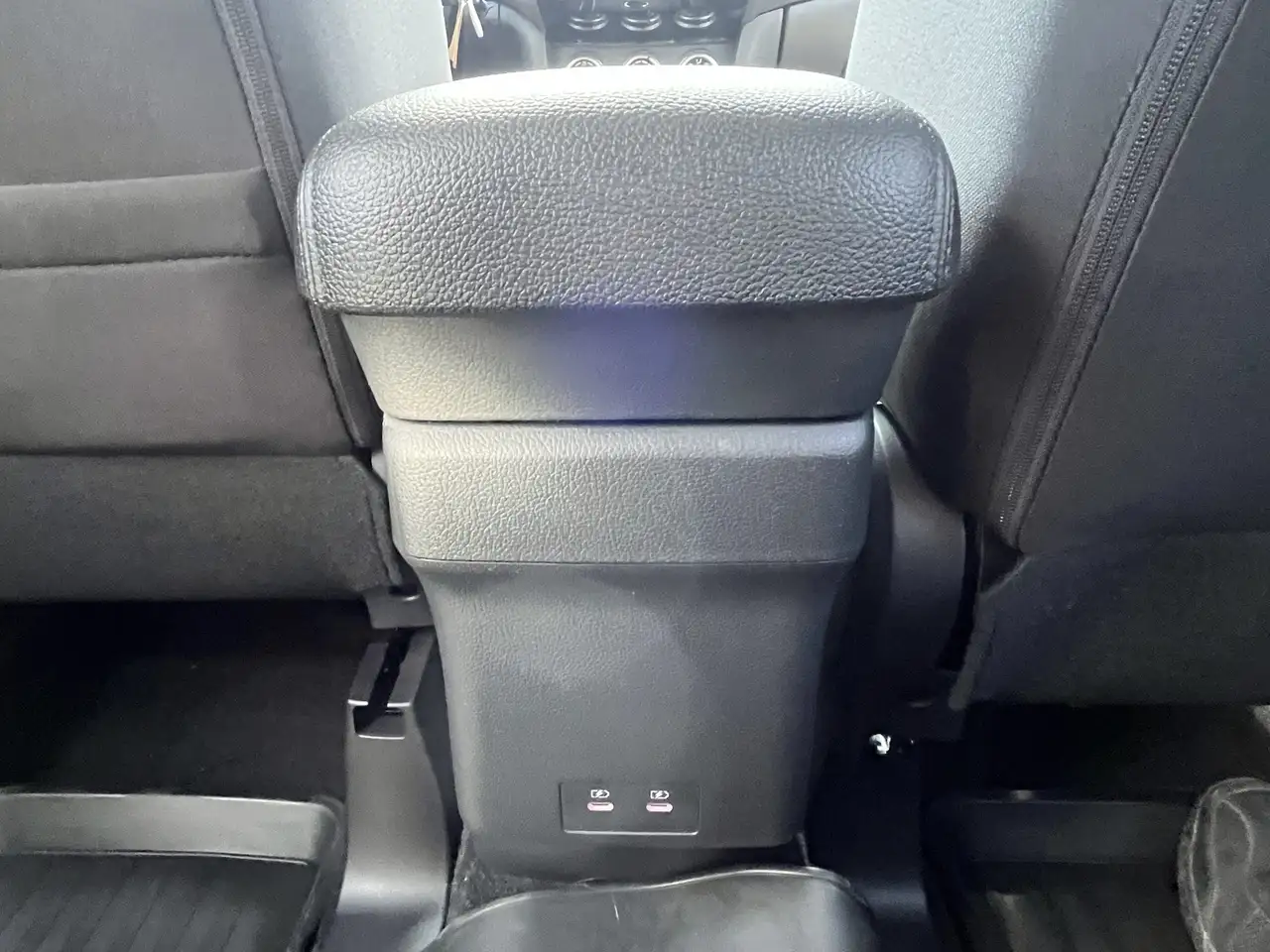 Mitsubishi RVR снимка Mitsubishi RVR