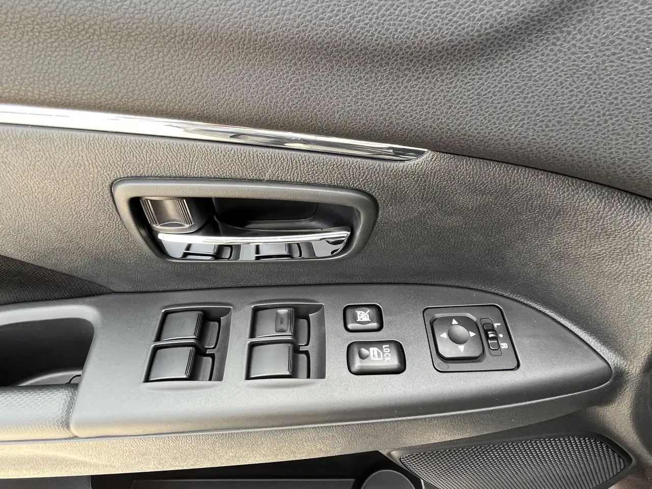 Mitsubishi RVR снимка Mitsubishi RVR
