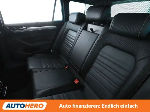 Volkswagen Passat view 14