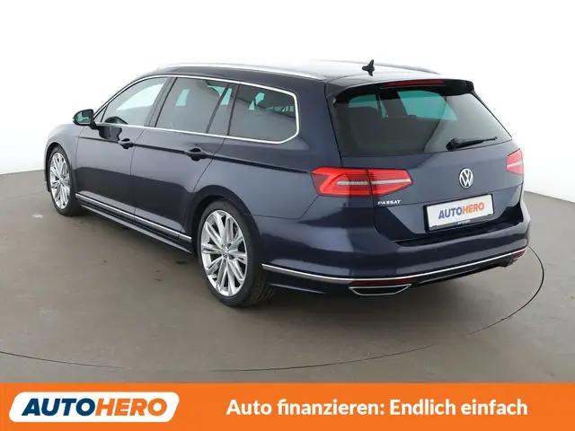Volkswagen Passat view 4