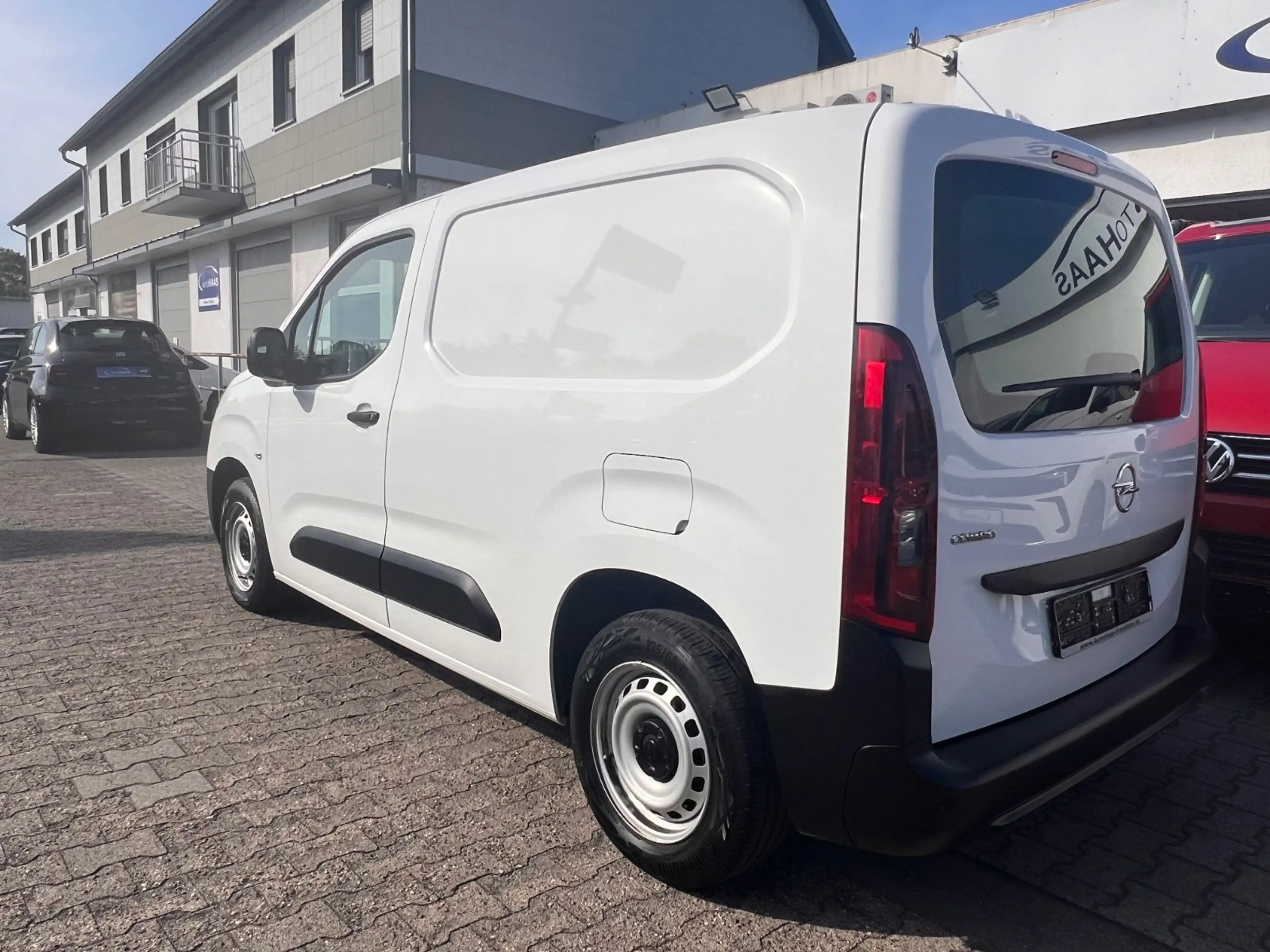 Opel Combo E Cargo Selection*Navi*3-Sitzer*6-Gang — photo 3