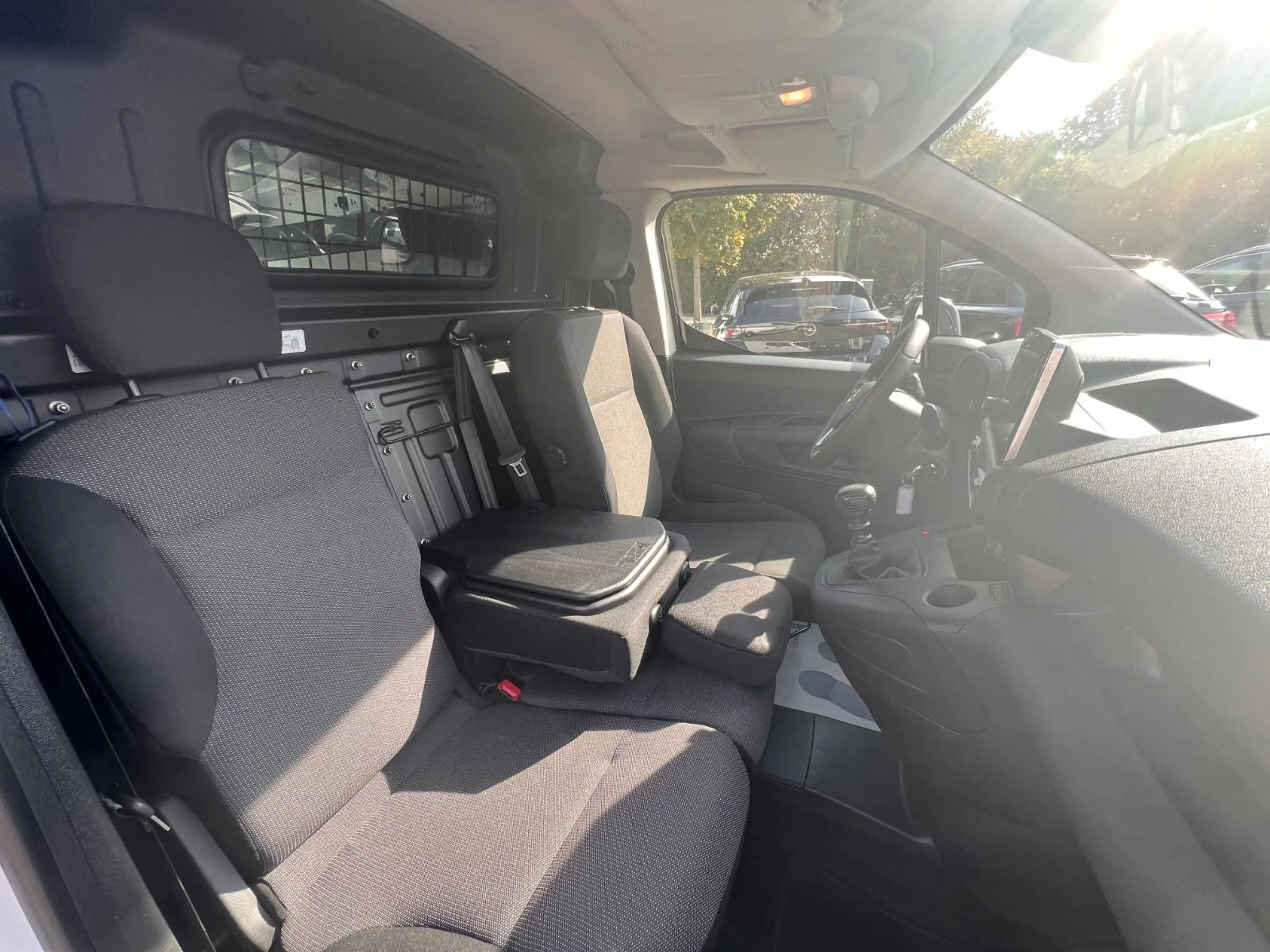 Opel Combo E Cargo Selection*Navi*3-Sitzer*6-Gang — photo 12