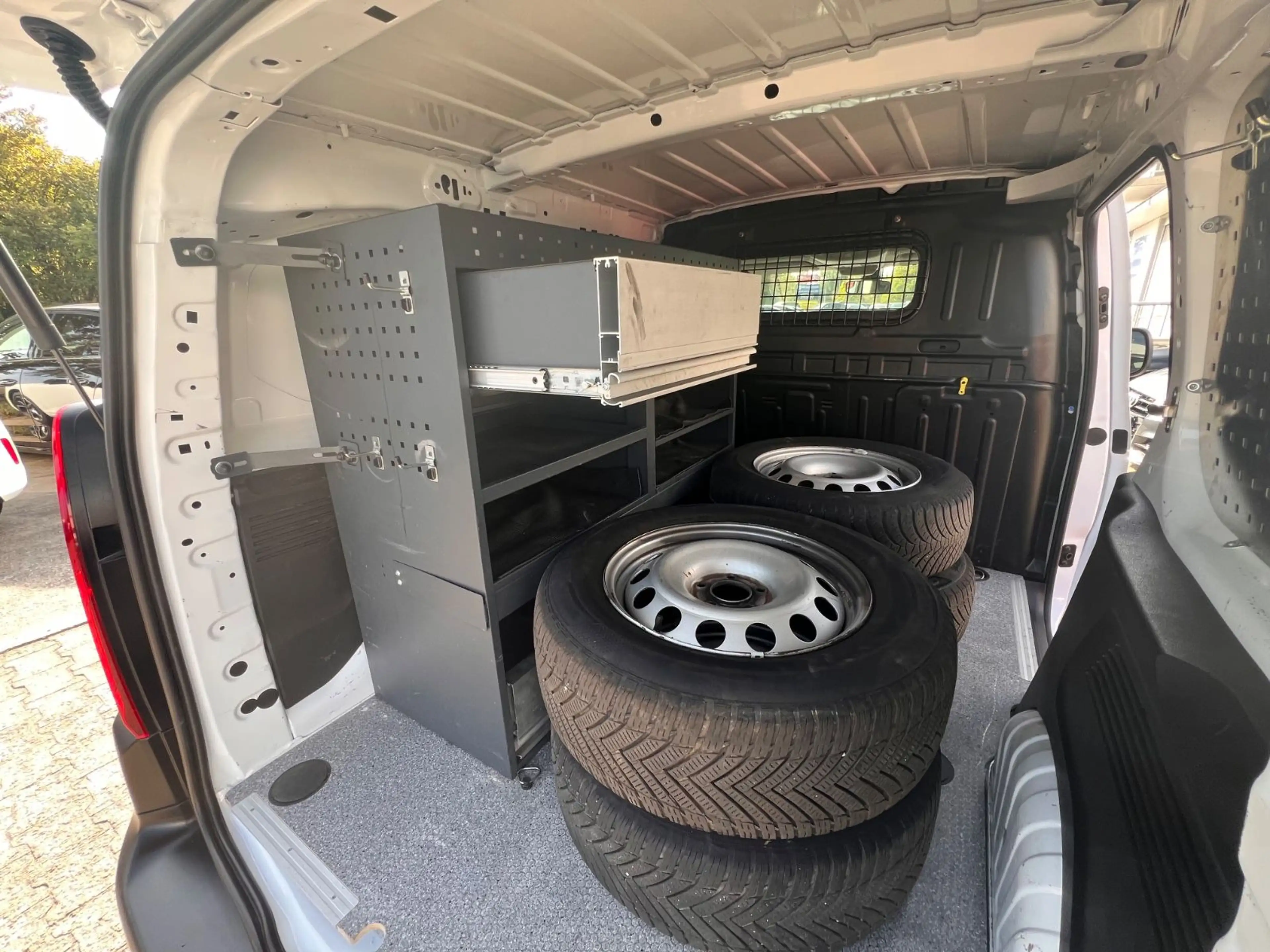 Opel Combo E Cargo Selection*Navi*3-Sitzer*6-Gang — photo 10