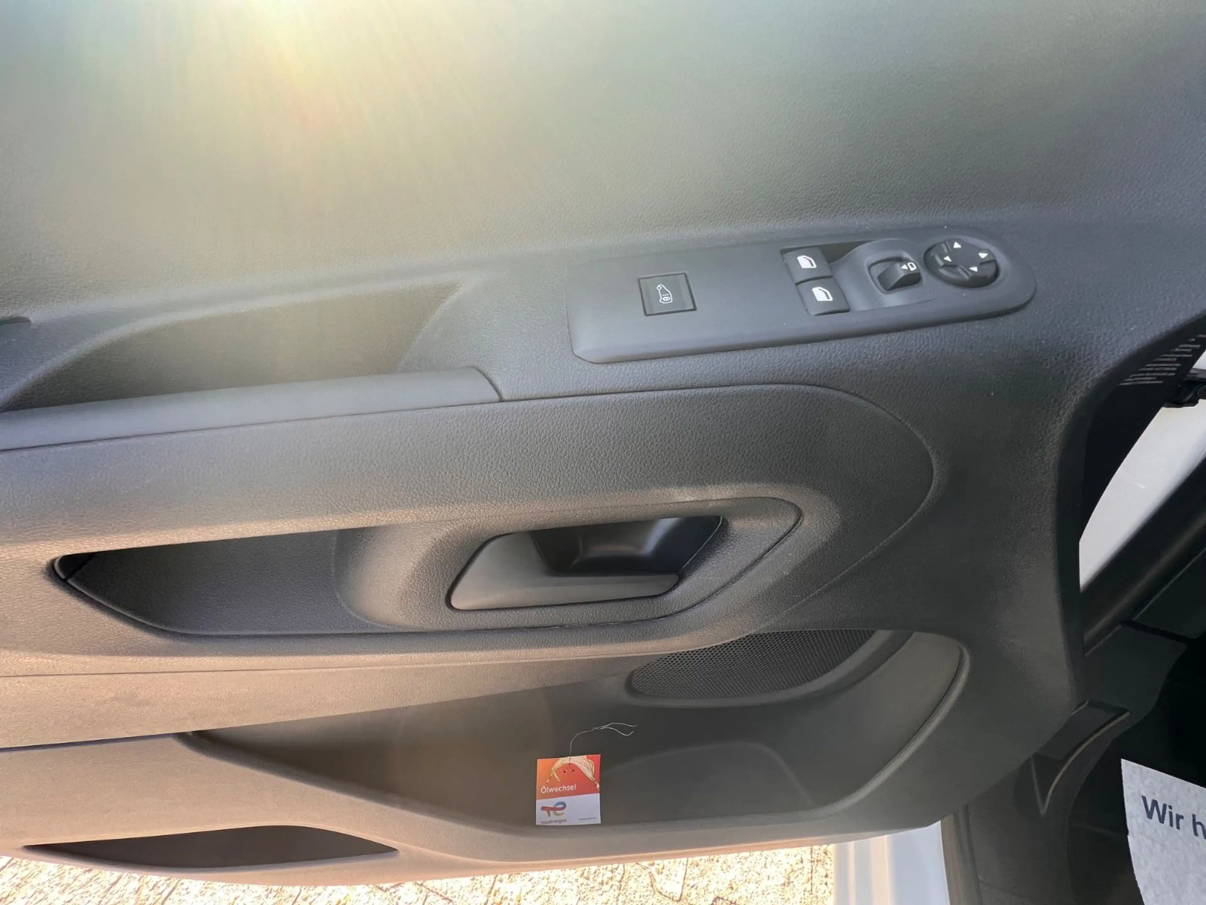 Opel Combo E Cargo Selection*Navi*3-Sitzer*6-Gang — photo 15