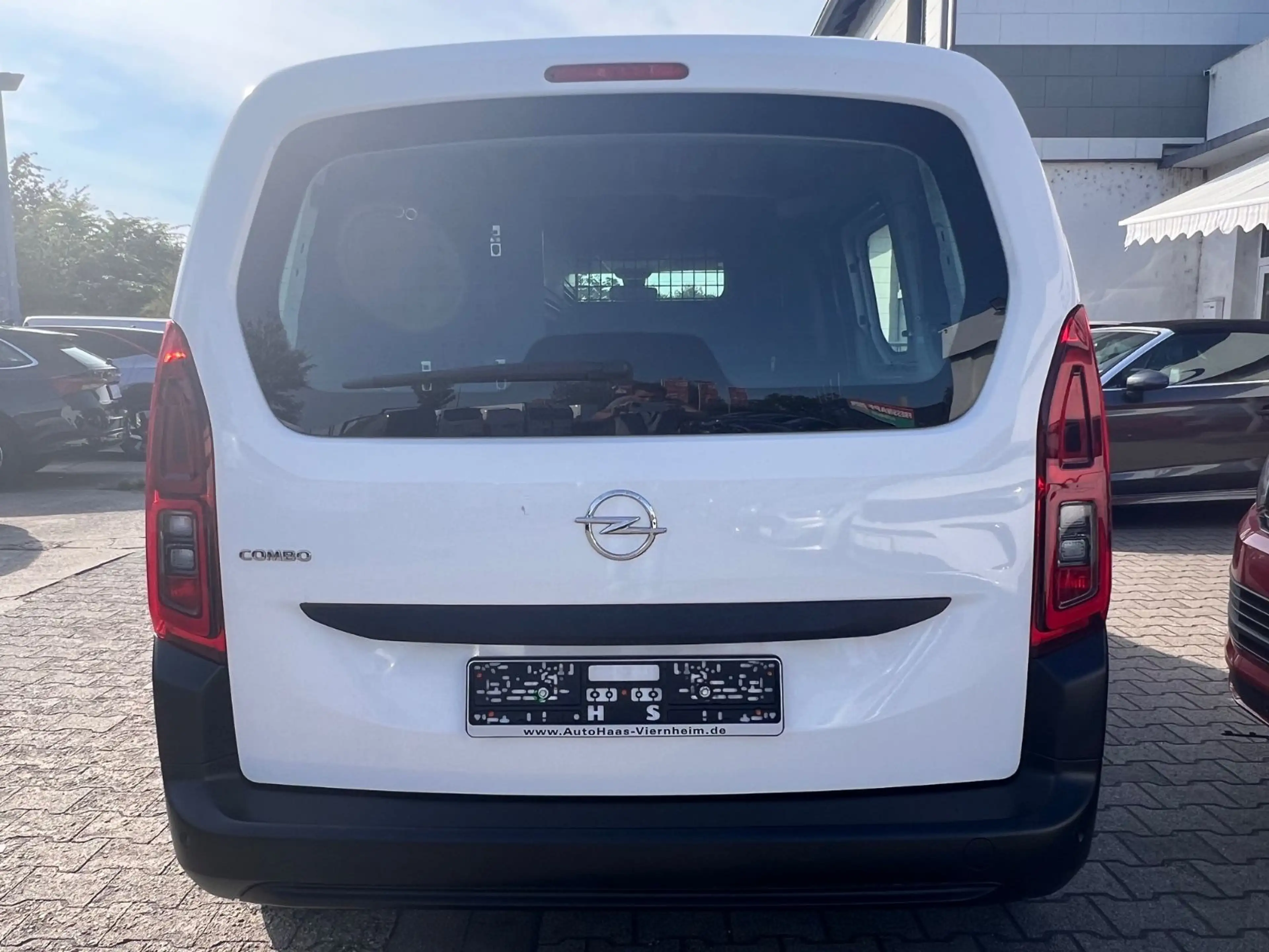 Opel Combo E Cargo Selection*Navi*3-Sitzer*6-Gang — photo 4