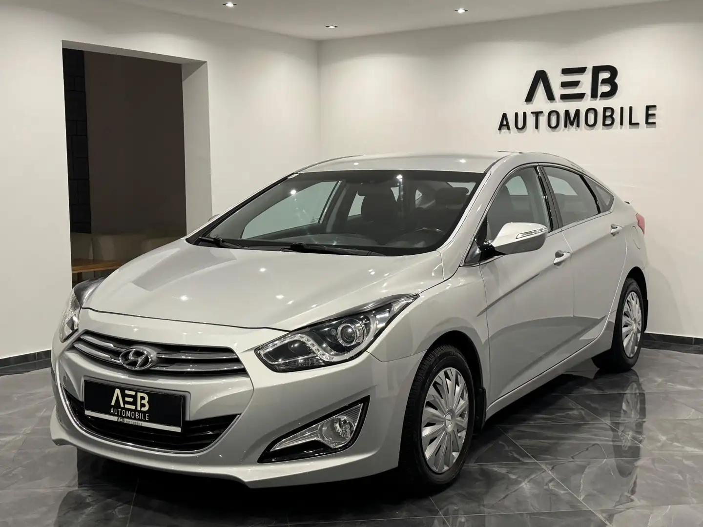 Hyundai i40 1.7 CRDI Comfort Start/ Stop - 1